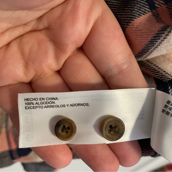 NWT Roots Flannel Relaxed Plaid Shirt Size Small - Picture 11 of 11